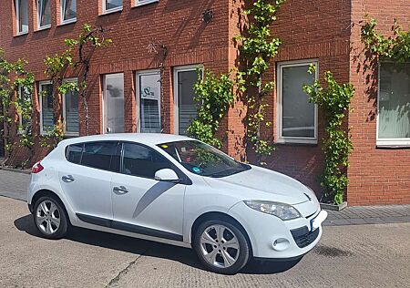 Renault Megane 2.0 140 CVT Dynamique