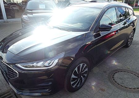 Ford Focus Titanium EASY-PARKING-P. FAHRASSISTENZ-P. WINTER-P