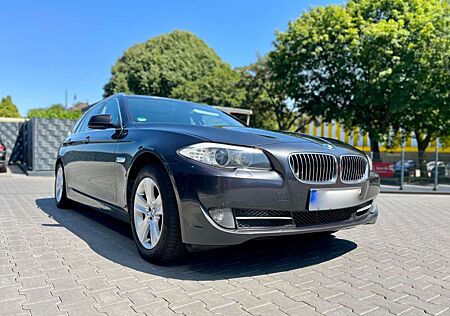 BMW 530d 530 Touring xDrive Service Heft Lückenlos