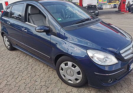 Mercedes-Benz B 180 CDI DDPF 10/2006 Tüv 4/2026 3 Hand angemelde