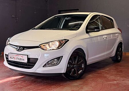 Hyundai i20 wenig KM*KLIMA*SITZHEIZ.*BLUET.*ALU*TEMPOMAT