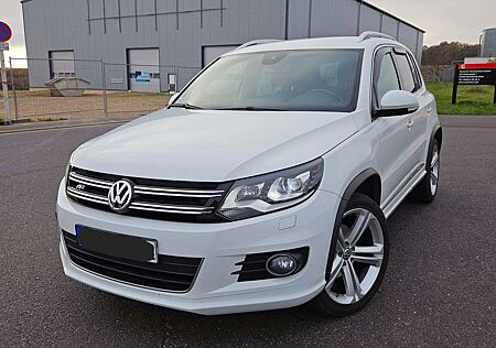 VW Tiguan Volkswagen 2.0 TDI R-LINE*LEDER*AHK*DSG*19ZOLL