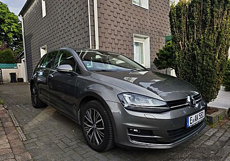 VW Golf Volkswagen 1.6 TDI BlueMotion Technology DSG Allstar