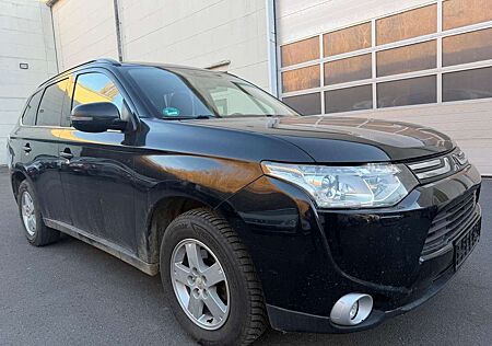 Mitsubishi Outlander ClearTec Instyle 4WD 7Sitzer Leder AHK