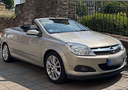 Opel Astra Cosmo TwinTop 1.8 Cabrio