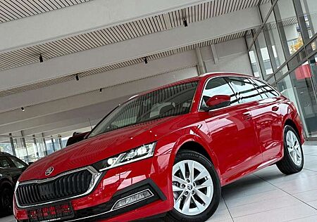 Skoda Octavia Combi First Edition/ACC/PDC/NAVI/TOTWNKL