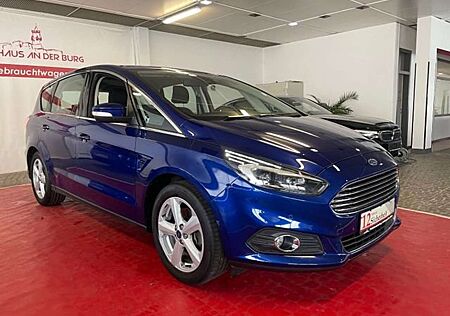 Ford S-Max Titanium