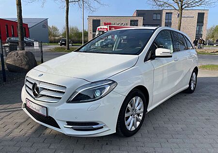 Mercedes-Benz B 200 CDI Bi-Xenon Tempomat Navi PDC Klimaauto.