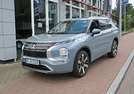 Mitsubishi Outlander Top