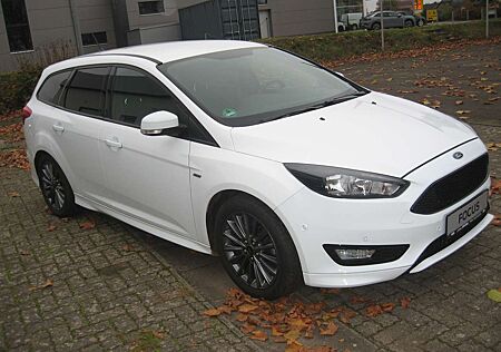 Ford Focus ST-Line 8 fach bereift,Navi