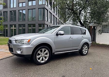 Mitsubishi Outlander Instyle 4WD/1.Hand/7.Sitzer/Insp. neu