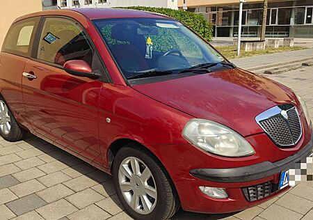 Lancia Ypsilon 1.2 8v