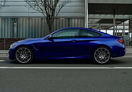 BMW M4 Coupe DKG Competition