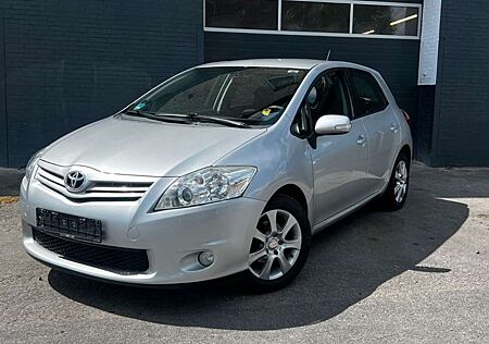 Toyota Auris Life+/1 Hand/Wenig KM/TÜV Neue