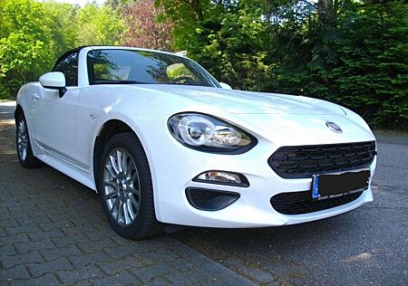 Fiat 124 Spider MultiAir Turbo Lusso in neuwertigem Zustand*