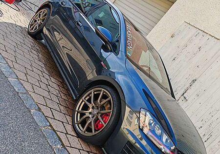 VW Golf GTI Volkswagen Performance BlueMotion Technology DSG