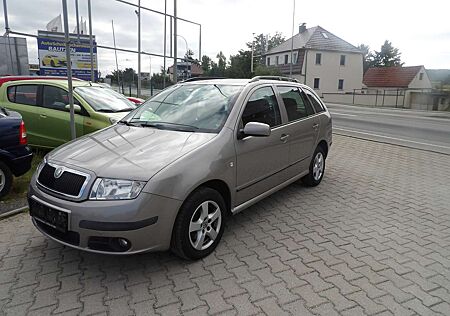 Skoda Fabia Ambiente Klima PDC Alufelgen Radio HU AU Neu