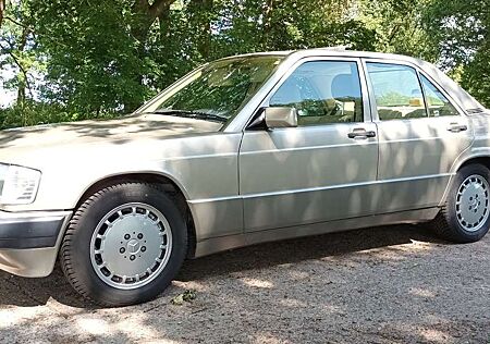 Mercedes-Benz 190 E 2.6 eSitze Klima Color Airbag H Kennzeichen
