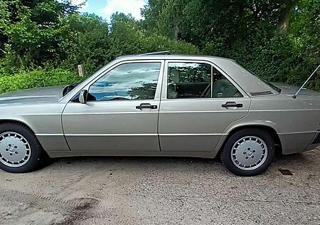 Mercedes-Benz 190 E 2.6 eSitze Klima Color Airbag H Kennzeichen