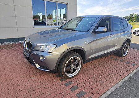 BMW X3 xDrive20d Navi PanoDach Kamera SHZ