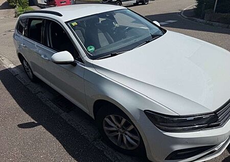 VW Passat Variant Volkswagen 2.0 TDI SCR DSG Conceptline