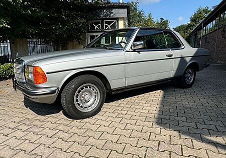 Mercedes-Benz 280 CE Coupe Colour Automatik SSD