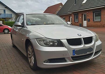 BMW 318i 318 TÜV NEU!! REIFEN NEU!! AHK, Sitzheizung