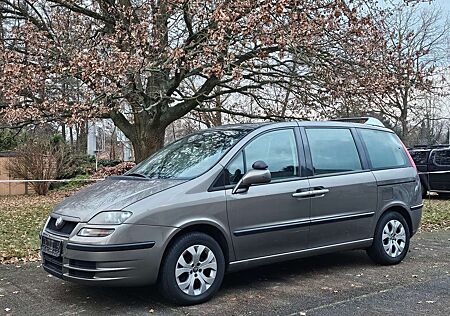 Fiat Ulysse 2.2 JTD Emotion (125kW)