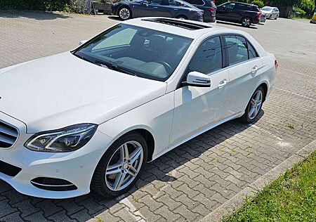 Mercedes-Benz E 200 E200*CGI*Limo*7G*Avantgarde*SHD*SHZ*NAVI*LED*Tempo