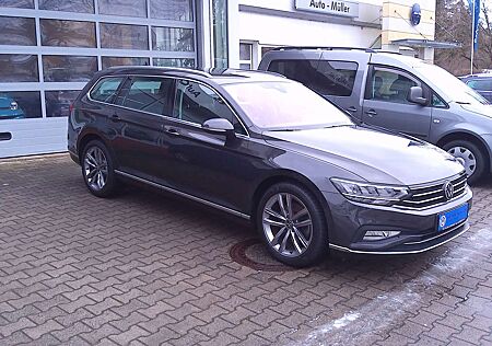 VW Passat Variant Volkswagen Elegance, AHZV, ACC, LED, Navi, FS heizbar, RFK