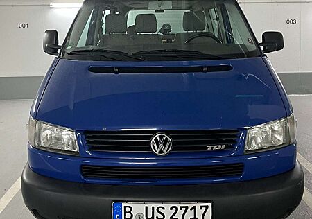 VW T4 Caravelle Volkswagen Caravelle T4 TDI 7DC2Y2