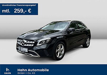 Mercedes-Benz GLA 180 Urban AMG Line LED Navi Cam Sitzh PDC Kl