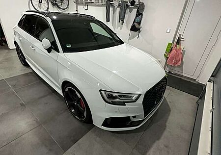 Audi RS3 2.5 TFSI quattro