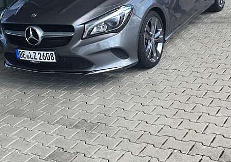 Mercedes-Benz CLA 180 7G-DCT Urban