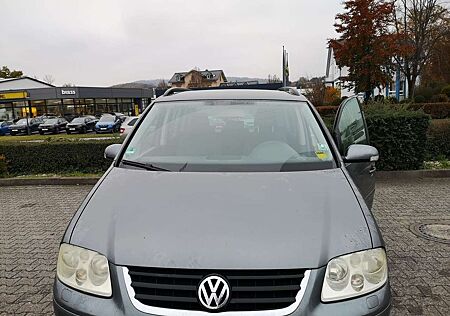VW Touran Volkswagen 1.6 FSI Goal