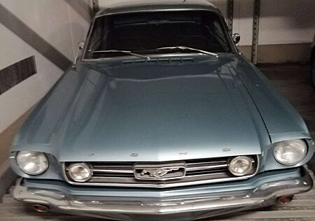 Ford Mustang Coupe