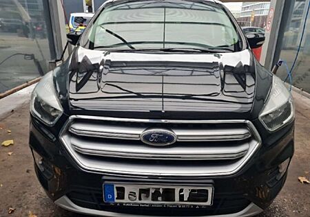 Ford Kuga 1.5 EcoBoost 2x4 Trend