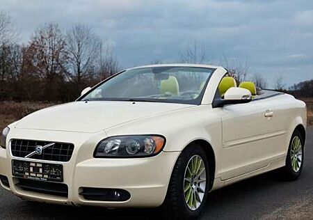 Volvo C70 2.0D Powershift Momentum