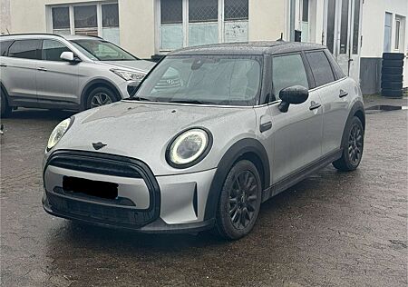 Mini Cooper Essential Trim*NAVI*LEDER*PDC*