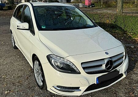 Mercedes-Benz B 180 (BlueEFFICIENCY)