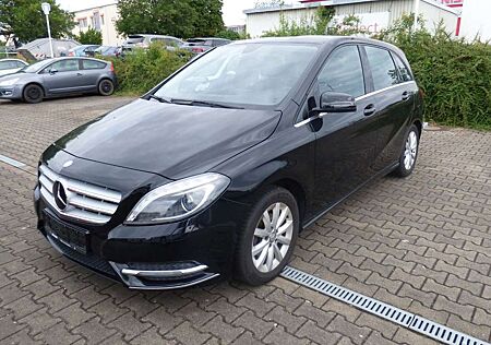 Mercedes-Benz B 180 B180*KLIMA+NAVIGATION*WINMTERÄDER*AHZV*