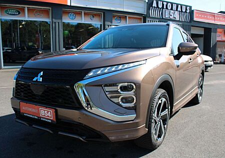 Mitsubishi Eclipse Cross Plus Hybrid 4WD/KAM/1 HAND/LED