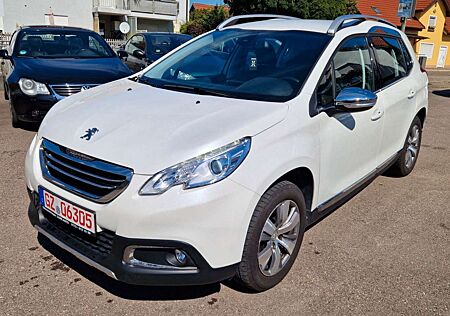 Peugeot 2008 Allure * INSPEKTION NEU * 1. HAND *