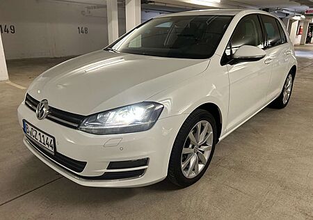 VW Golf Volkswagen 1.4 TSI Highline *Sport Xenon Massage Navi*