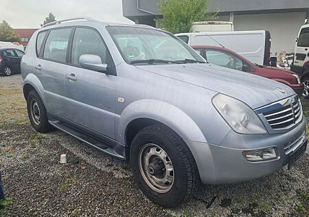 SsangYong Rexton Benzin Automatik 7 Sitzer 4x4