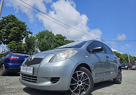 Toyota Yaris 1.3 VVT-i Luna AC