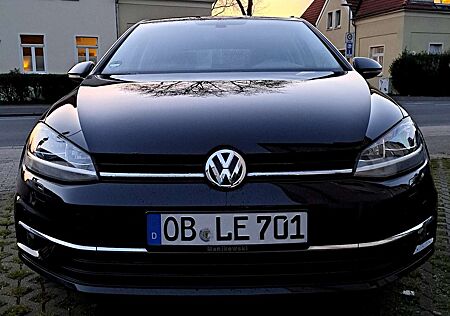 VW Golf Volkswagen 1.0 TSI Sound