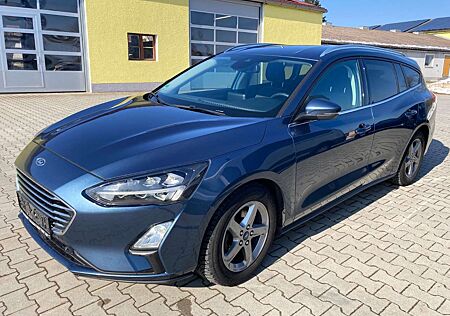 Ford Focus Turnier Titanium Automatik
