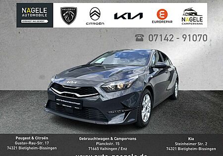 Kia Cee'd Ceed / Ceed 1.5 T-GDI DCT Vision Navi+SZH+LHZ+ACC Autom.