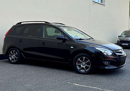 Hyundai i30 cw FIFA WM Edition KLIMA AHK PDC 3.VORBESITZ